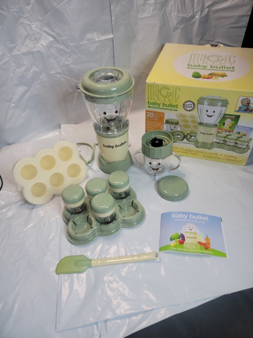 Magic Bullet Baby Bullet 16 Piece Complete Baby Food Making System Green Cream